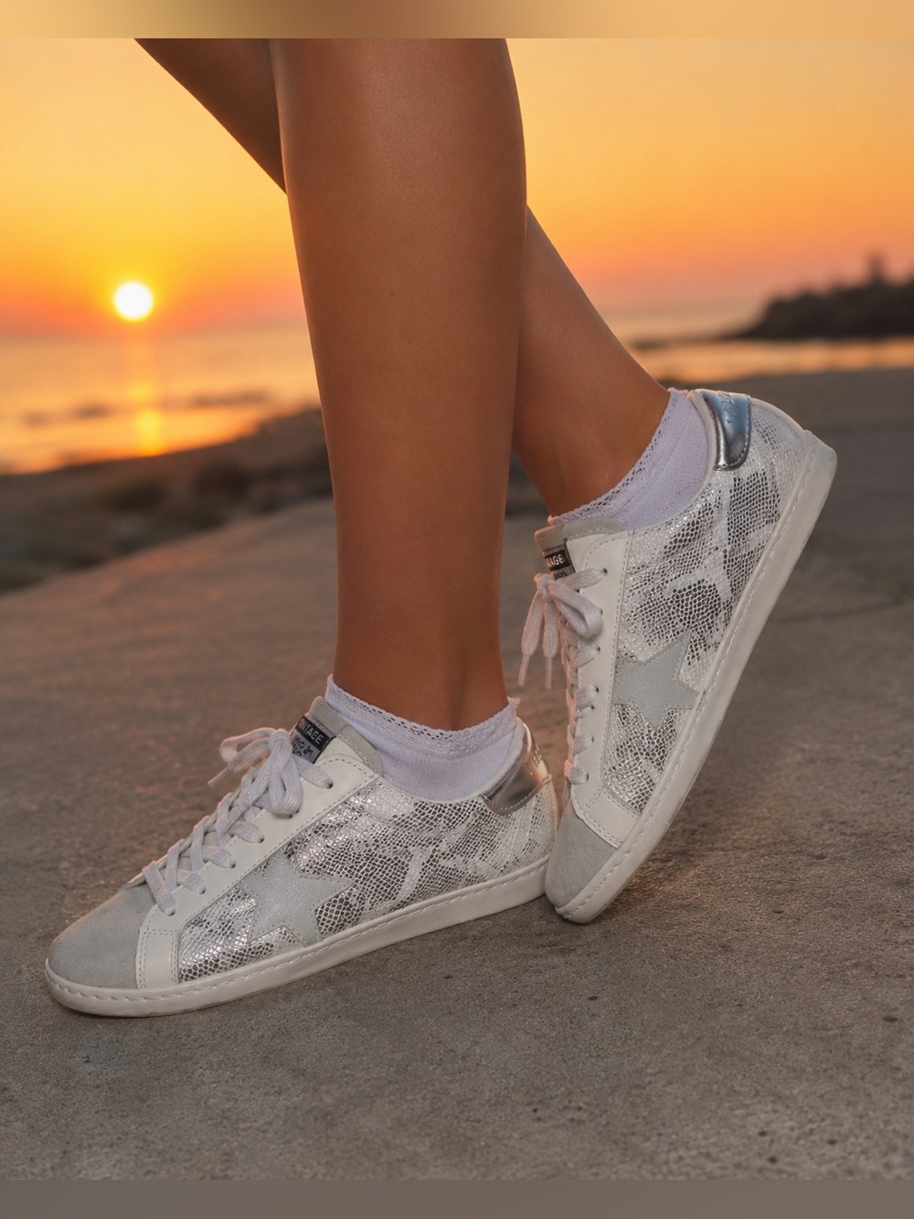 NWOB Vintage Havana Carla White Silver Snake Print